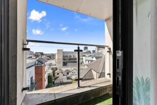 Central Cardiff Penthouse - Private Rooftop - Cardiff - 8