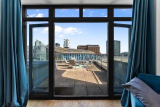 Central Cardiff Penthouse - Private Rooftop - Cardiff - 6