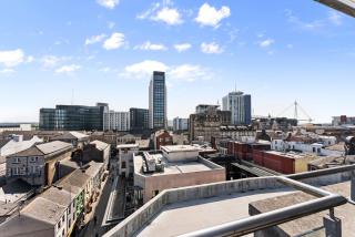 Central Cardiff Penthouse - Private Rooftop - Cardiff - 5