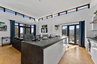 Central Cardiff Penthouse - Private Rooftop - 5