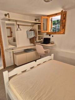 Vacation Unit - Private Terrace, Steps from Sea - Isthmia - 7