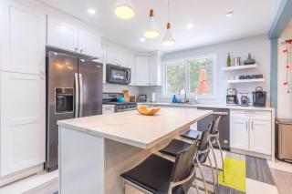 Experience lakeside tranquility at The 9 - Douglas - 8