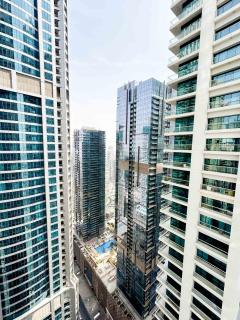 Stylish 3 Br With Prime Location - 6