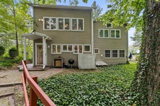 Cottage with Private Lake Access! Short distance to town - 6