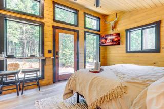 11 Mi to Lake Pend Oreille Wooded Cabin Escape! - 7