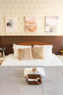 Great Balcony with 2 Beds Executive Unit - 2