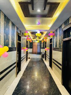 Luxury Palace Vrindavan - 2