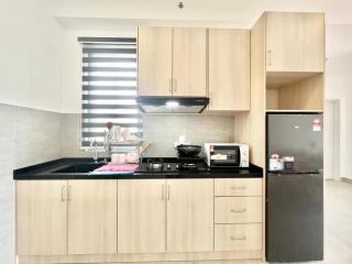 1-8pax Sunsuria 3room SCCC setia alam Cozy home TV - Shah Alam - 8