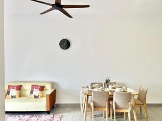1-8pax Sunsuria 3room SCCC setia alam Cozy home TV - Shah Alam - 2