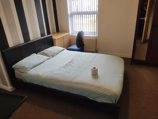 ref Os, Best rooms near City Centre, University & QMC - 7
