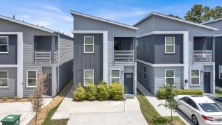 Spacious 3BR Home w Yard, Smart TV Parking - Humble - 8