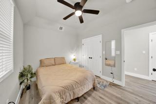 Spacious 3BR Home w Yard, Smart TV Parking - Humble - 6