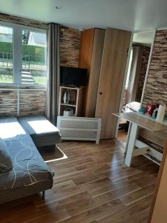 Hébergements pour 12 Pers Max Mobil Home, Caravane, Studio - - 7
