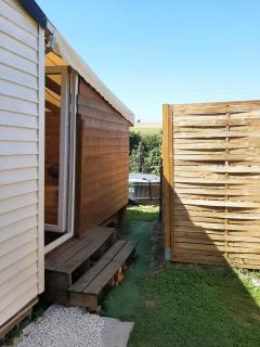 Hébergements pour 12 Pers Max Mobil Home, Caravane, Studio - - 6