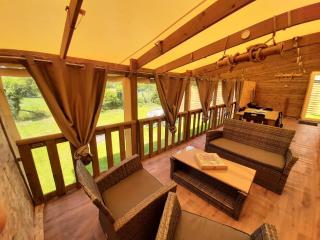 Hébergements pour 12 Pers Max Mobil Home, Caravane, Studio - - 1