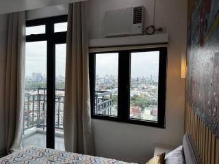 Modern 1 bedroom w Pool and City Views - 1