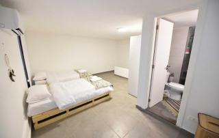 Sea Breeze Duplex Studio in Batroun Souk - 9