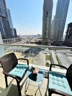 The Minimalist JLT Studio - 6