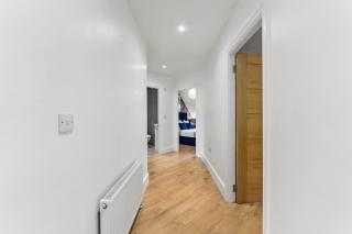 Modern 2-Bed Apartment in Canterbury City Centre - Moffat - 5
