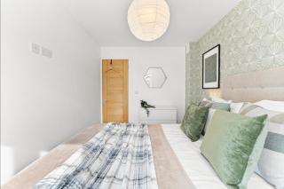 Modern 2-Bed Apartment in Canterbury City Centre - Moffat - 3