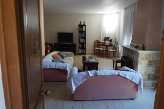 Apartment with a garden, BBQ, swimming pool and jacuzzi - 8