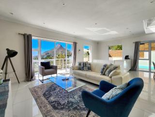 Camps Bay Villa with Impeccable Views! - 9