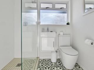 Secure, Close to Beaches, Promenade & Free Wi-Fi! - Città del Capo - 9