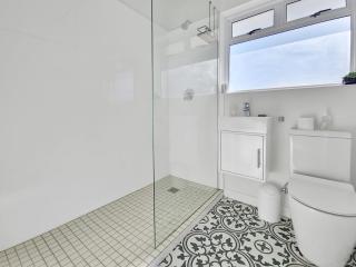 Secure, Close to Beaches, Promenade & Free Wi-Fi! - Città del Capo - 6