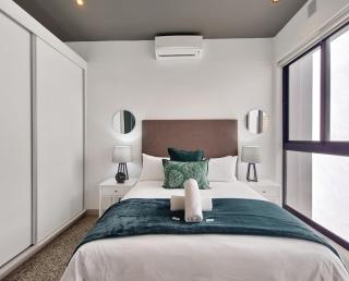 Trendy, secure, private balcony, Wifi & Smart TV - 4