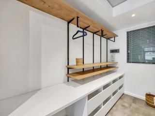 Seaside, Modern Luxury Apartment - 2