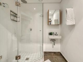 Private Holiday unit, Seapoint. - Cape Town - 9