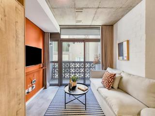 Stylish studio with Pool Access - 8