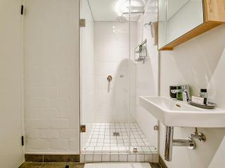 Oceanside, Modern Gem in Seapoint - 7