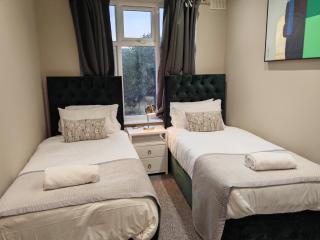 Garland Lovely And Spacious 3 Bedroom Flat London - 7