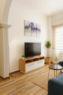 Charm Vintage Achrafieh Apt with Garden Pizza Oven BBQ Hottub - 6