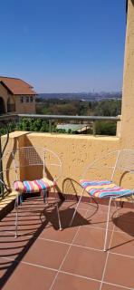 Bandile's cosy home - Honeydew - 9