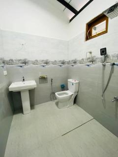 Himeth's Residence - Weliweriya - 2