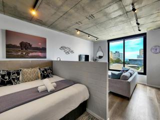 Stylish, brand new, secure apartment with pool - Cape Town - 6