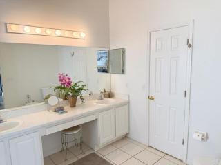 WS118LD - Lakeview - 4 Bedrooms Pool and Spa - 6