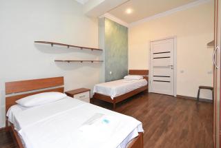 Eight Bedroom Apartment Near Opera House - 1