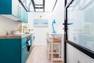 Bijou Retreat 2 mins from Beach - - 9