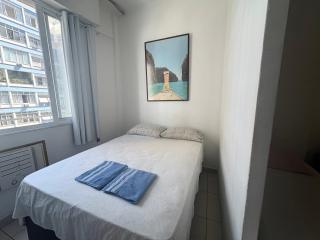 Studio completo ENTRADA pela PRAIA DE COPACABANA, com ar, wifi, netflix, até 4 pessoas, pauloangerami AA3806 - 2