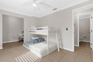 Helene's Coastal Escape - 3