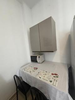 STUDIO com entrada na Av Atlântica praia de Copacabana, próximo de Ipanema, ar , Wi-Fi e Netflix, pauloangerami AA3806 - 3