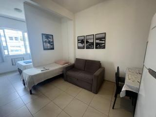STUDIO com entrada na Av Atlântica praia de Copacabana, próximo de Ipanema, ar , Wi-Fi e Netflix, pauloangerami AA3806 - Rio de Janeiro - 6