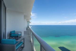 Luxury Penthouse 4 BDR with Resort Amenities - 0