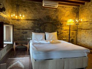 Luxury Stone Villa with Private Pool - Ortakentyahşi - 4