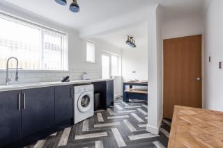 Enjoy 4 Br House Perfect For Family Friends & Work - Stockton-on-Tees - 3