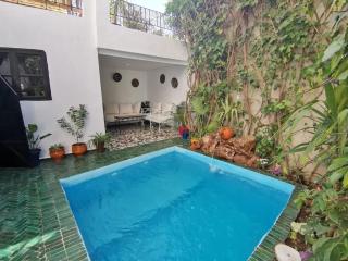 Spacious Apartment in Fès with Private Pool, 150 sqm - 9