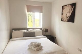 Secure 2BD Retreat: Modern Comfort in Privacy - Chatham - 5